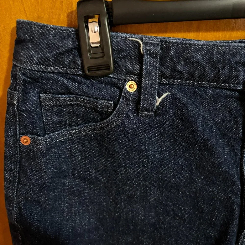 Universal Thread Vintage midi Shorts Size 10/30R Distressed Dark‎ Denim